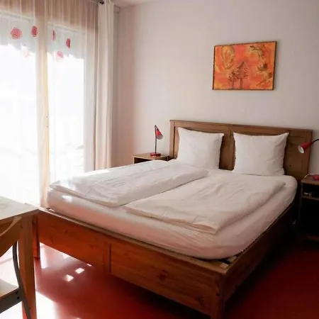 Shima-davos Bed & Breakfast