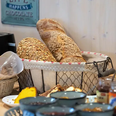 ベッド・アンド・ブレックファスト Shima-davos 3*