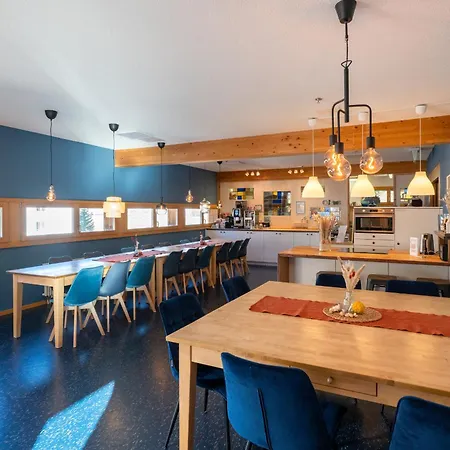 Shima-davos ベッド・アンド・ブレックファスト 3*