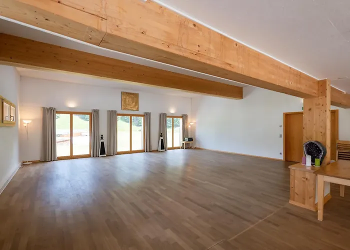 Shima-davos Bed & Breakfast 3*